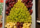 Weihnachtliche Trauben und Käse Platte für Kita, Schule und Verein