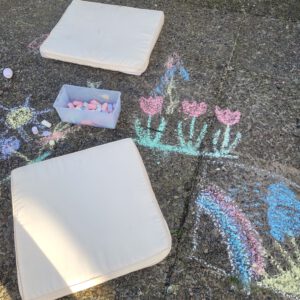 Frühlingsmalerei auf der Terrasse